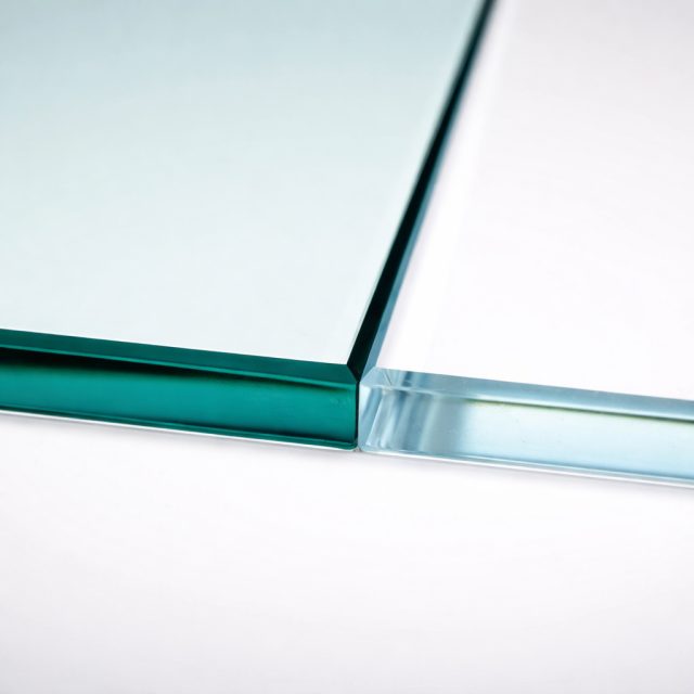 Unterschied links Standardglas - rechts Weißglas